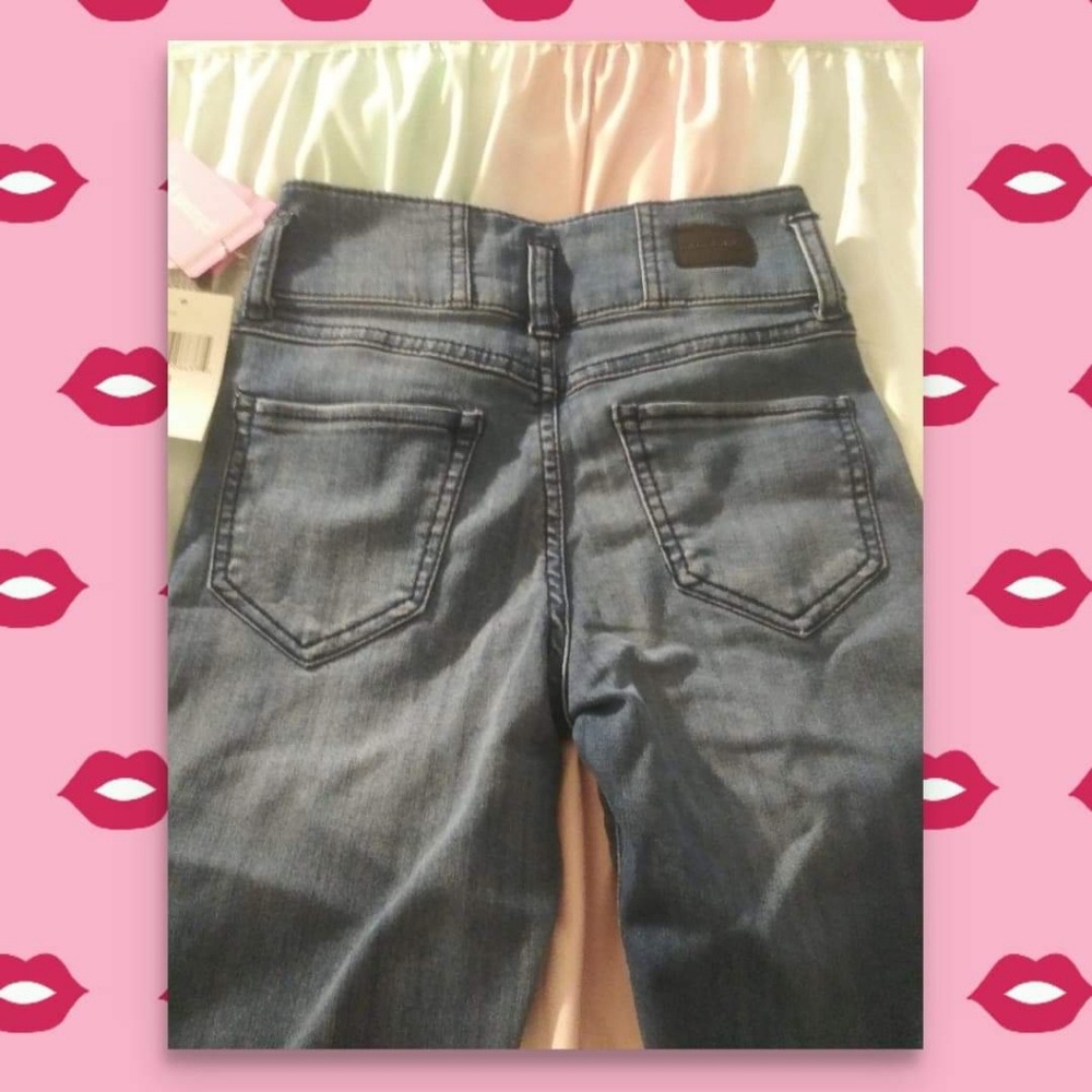 Jeans - Picture 3 of 3